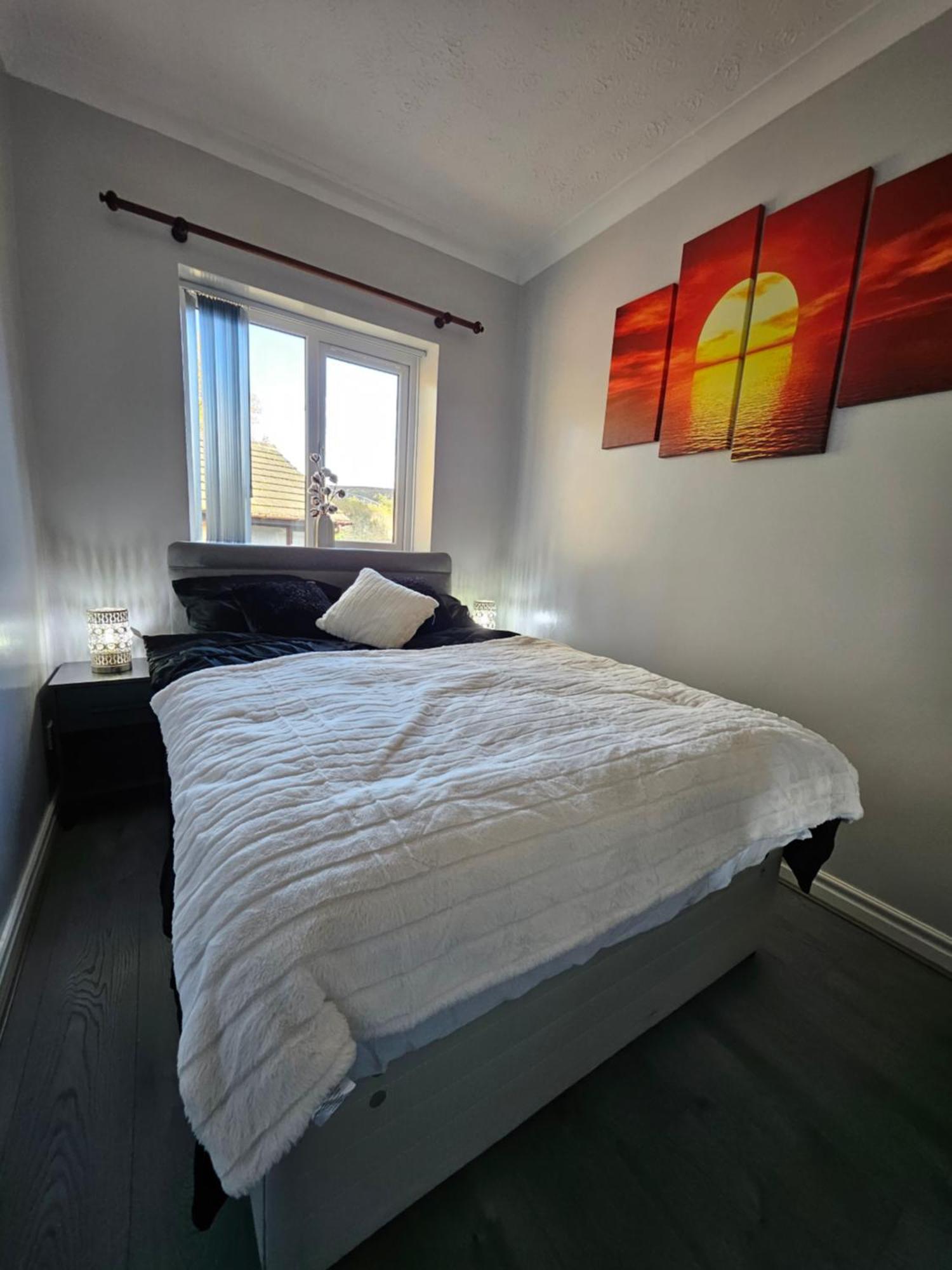 Lister Park Bradford 2Bed Detached Cottage House Parking Cinema Screen Games Room Екстер'єр фото